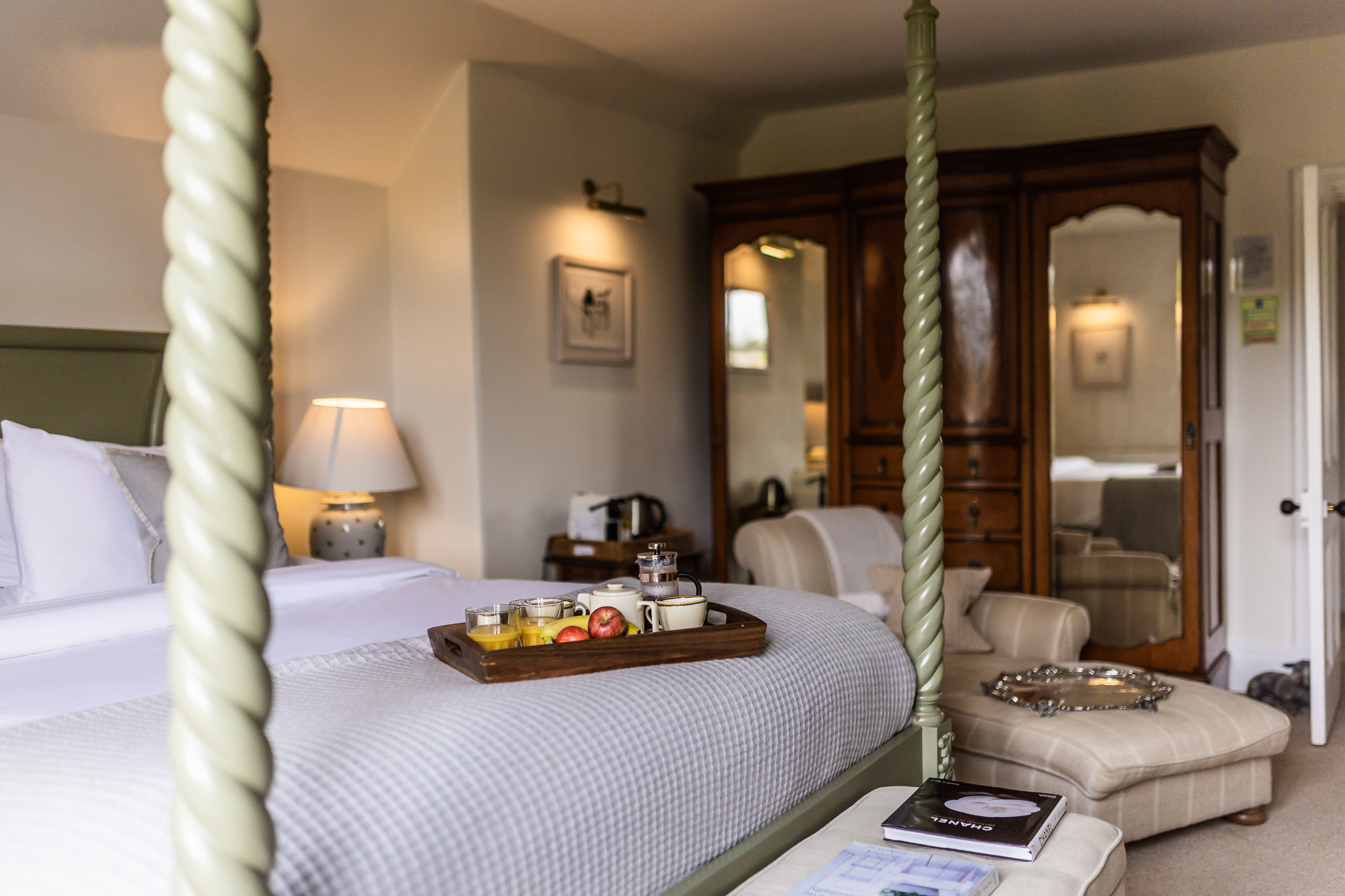 Comfy Luxe Room 4(1)