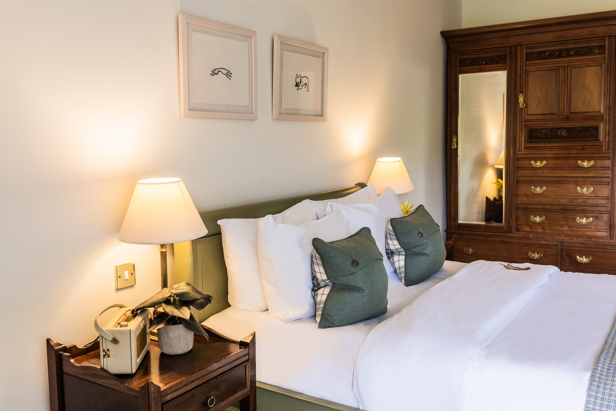 Room 5 Comfy Double_